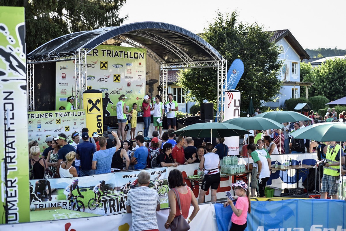 Tolle Stimmung entlang der Strecke, auf der Bühne und auf der Triathlonmesse